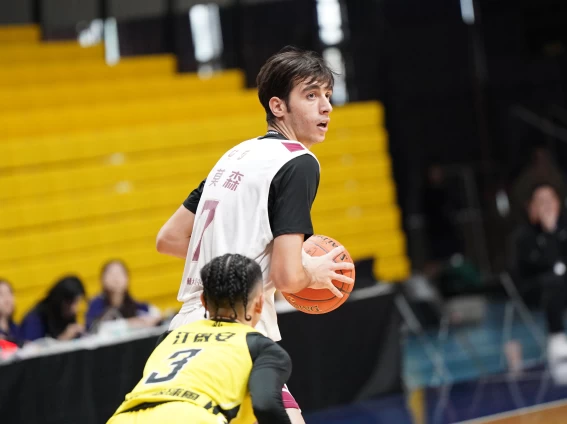 輔仁大學莫森23分17籃板UBA菜鳥季首度雙十。大專體總提供