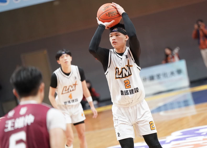 黎明學院田曜樂18分全隊最高。大專體總提供