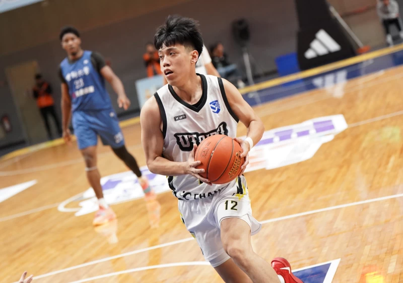 北市大學梁文杰13分 。大專體總提供