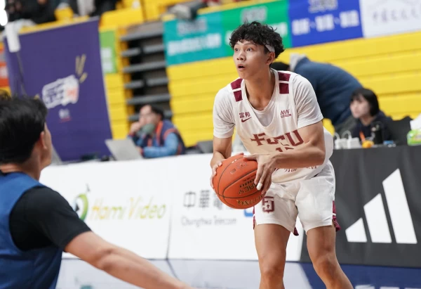 輔仁大學李盛新對上前東家拿下15分。大專體總提供