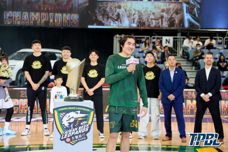 雲豹球員黃鎮代表致詞。TPBL提供