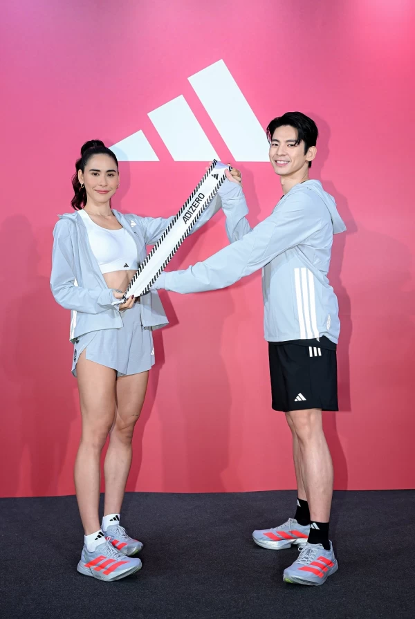 馬拉松菁英選手雷理莎將日本箱根驛傳代表物欅，傳承林柏宏象徵延續團隊精神與自我突破的信念。官方提供