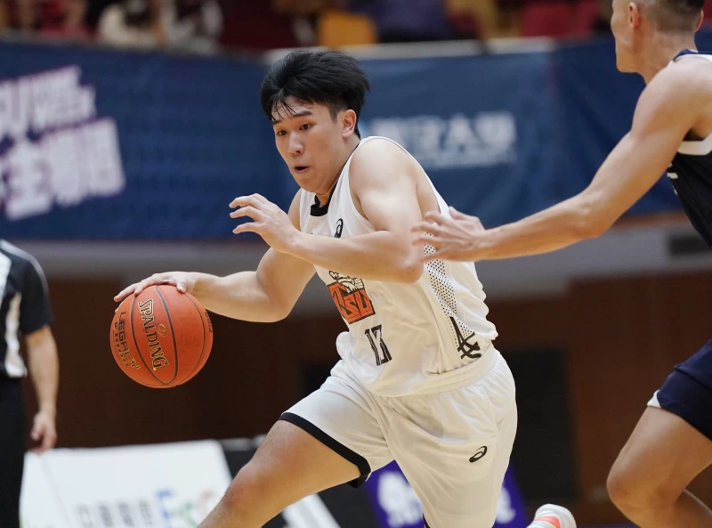國立體大張祐瑋13分5抄截。大專體總提供