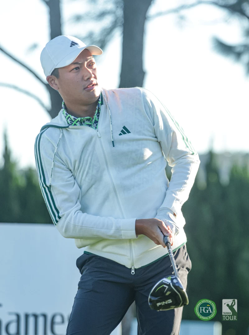 第一回合陳裔東70桿以-2暫並列第四。陳文欣攝影