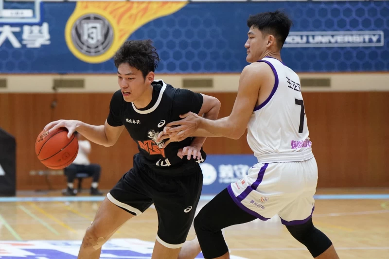 國體大胡晉豪19分11籃板4助攻。大專體總提供