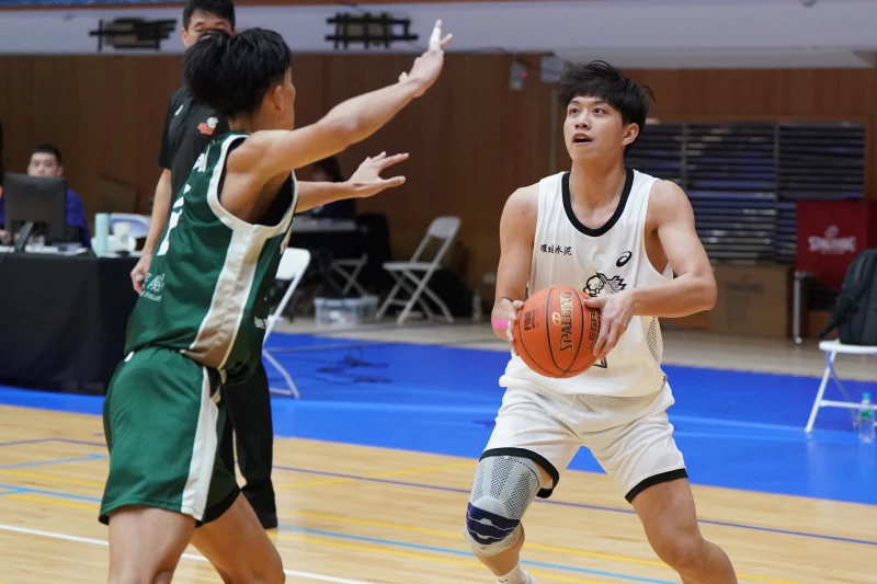 國立體大郭嘉安17分8籃板。大專體總提供
