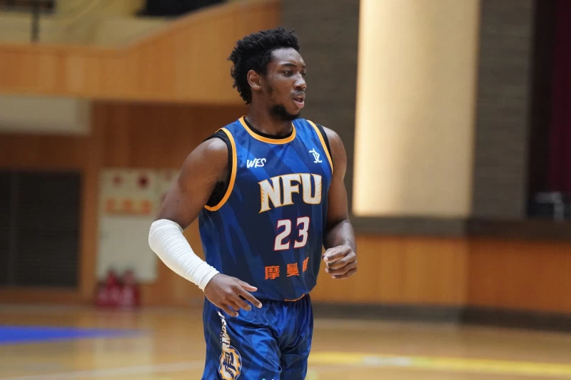 虎尾科大喬納森16分19籃板。大專體總提供