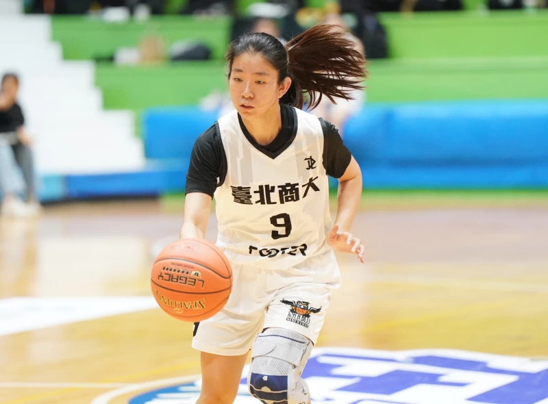 臺北商大李季芸攻下15分。大專體總提供