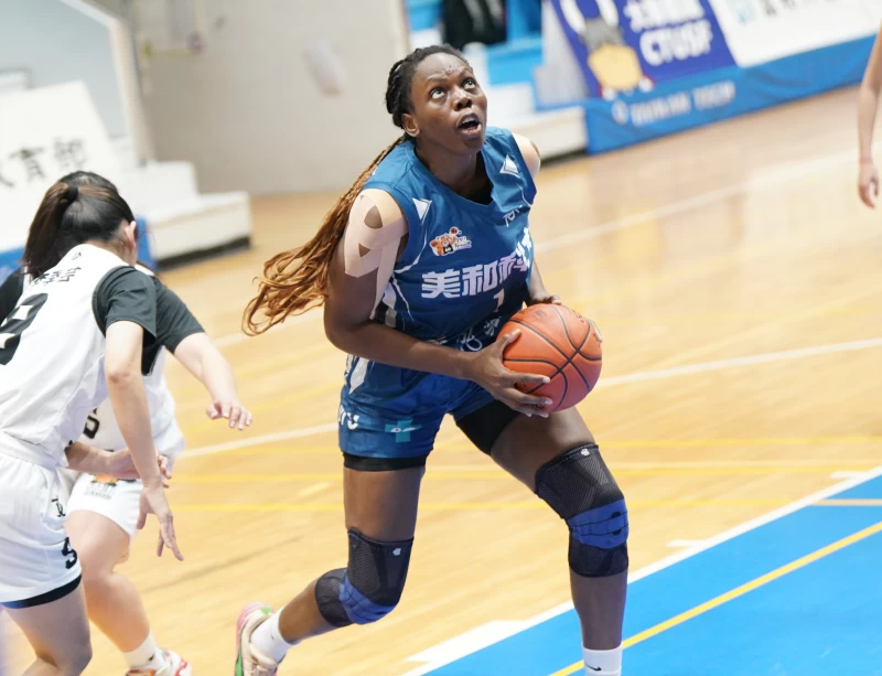 美和科大彼葳19分14籃板。大專體總提供