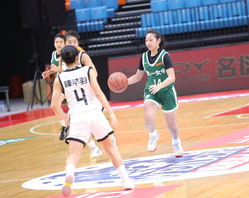 北一女精靈控衛彭郁榛兩年來最多的7抄截及12 分5籃板2助攻。大會提供