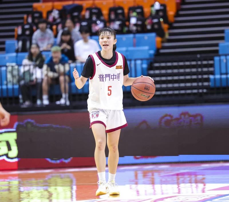 普門一姊李宜庭也進3記三分拿21分4籃板6助攻6抄截。大會提供