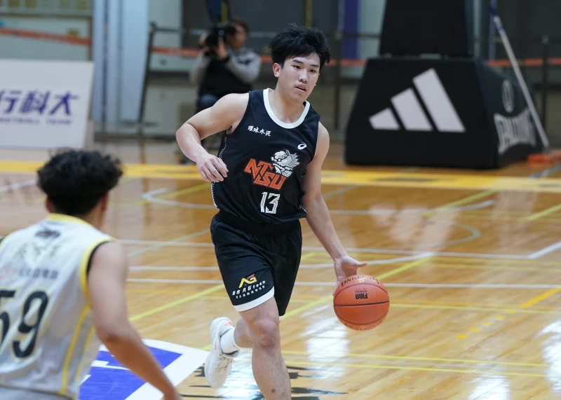 國立體大張祐瑋15分8籃板。大專體總提供