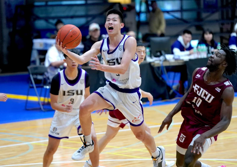 義守大學余祥平11分5籃板。大專體總提供