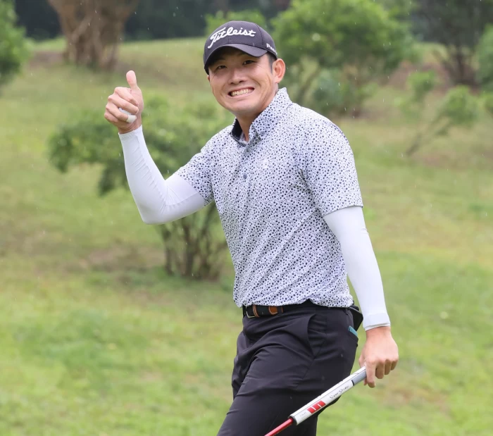 甫獲2025亞巡全卡資格的台灣選手劉永華首輪以68桿-4暫並列第五。Tpga／林聖凱攝