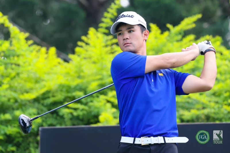 日本選手森岡俊一郎以兩回合總桿137桿-7暫並列第三。Tpga／林聖凱攝