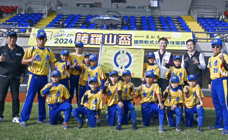 台中忠孝以5比4險勝台中市塗城小飛象同樣抱回隊史首座冠軍。大會提供