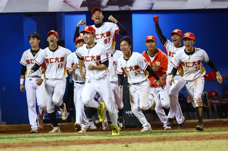 輔仁大學率先在複賽累積3勝。大專體總提供