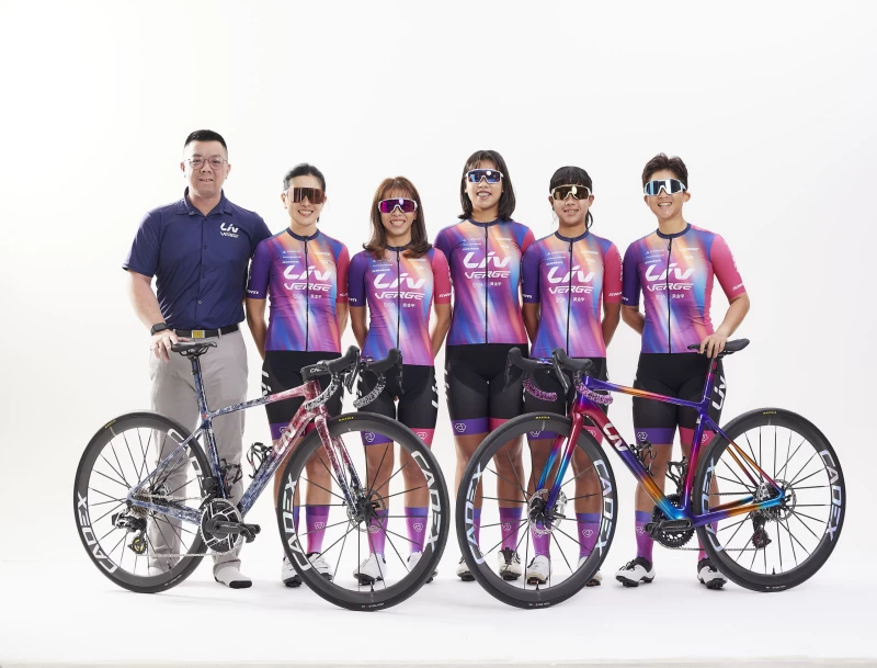 Liv-VERGE女子自由車隊成立,最大推手是經理陳彥霖(左1)。官方提供