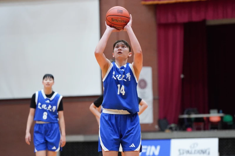 文化大學鄭慧慈13分12籃板。大專體總提供