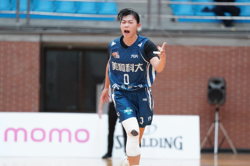 美和科大許可欣4外線攻下Uba生涯新高28分另有9籃板4抄截。大專體總提供