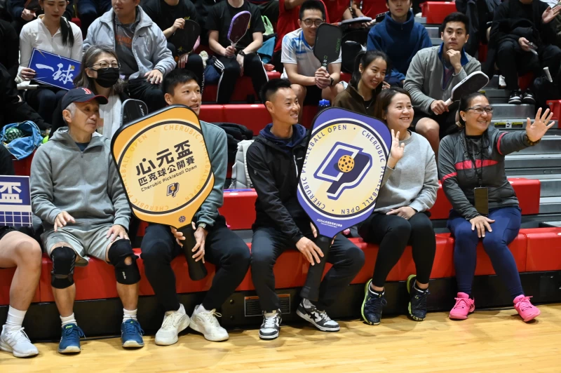 心元盃賽事創辦人何智仁（前排右3）、洪睿晨（前排左2）。心元團隊提供