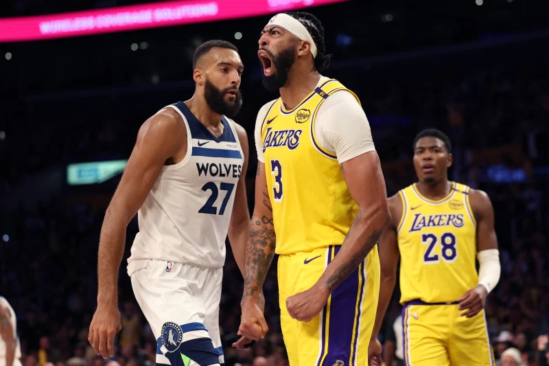 湖人主力前鋒戴維斯(Anthony Davis)掛傷號至少休一週,球隊狀態跟上週連勝時落差甚大。法新社