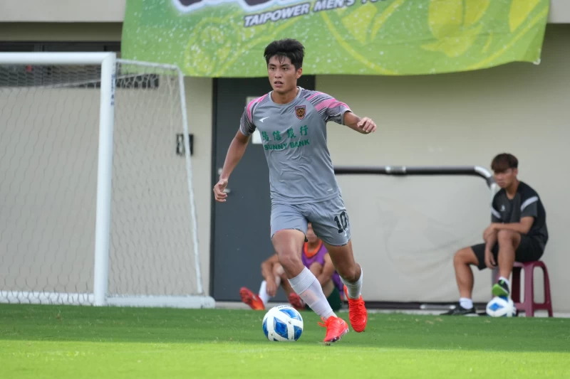 黃偉傑自17歲起參戰台企甲更曾獲得台企甲金靴獎。陽信北競提供