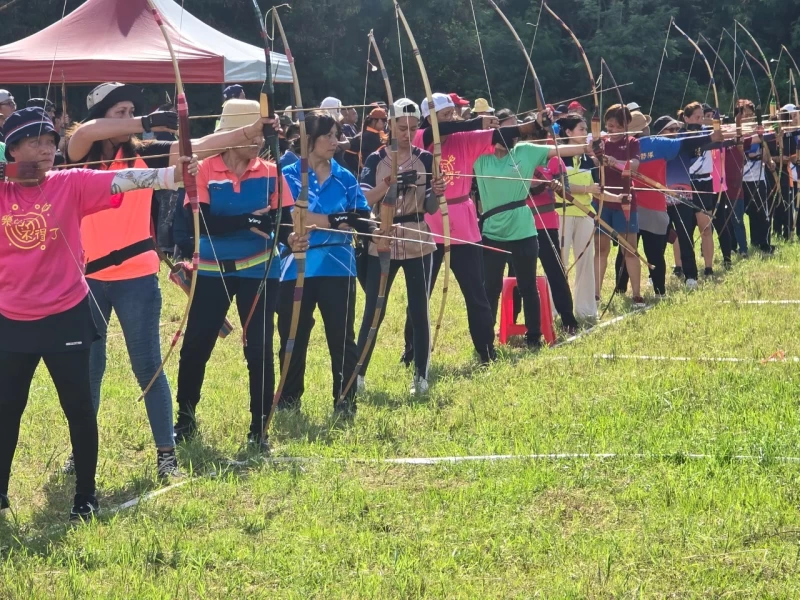原住民射箭營-傳承部落傳統運動文化 。台中市運動局提供