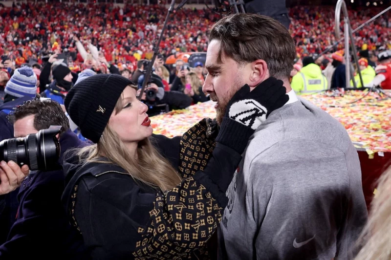 堪薩斯城酋長隊的凱爾斯(Travis Kelce)輸球還看到女友遭嘲諷。法新社