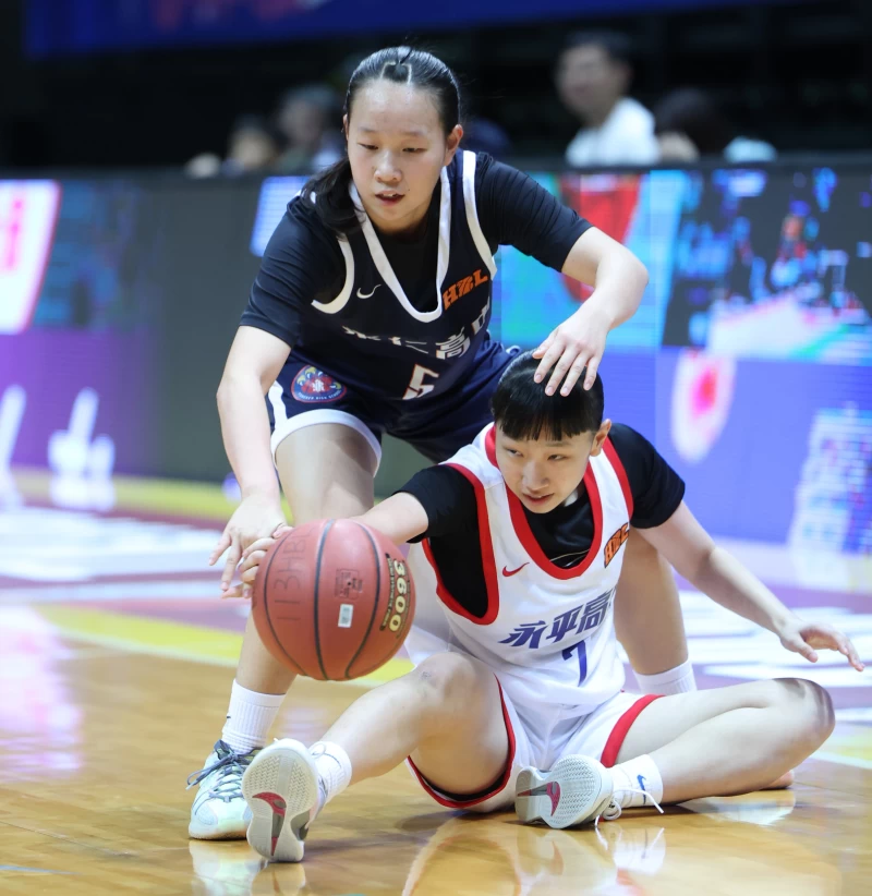 永仁孿生妹妹黃少彤三分球7投中5飆15分個人雙新高。高中體總提供