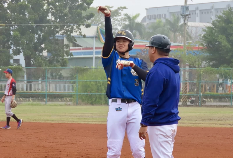 仰德高中以4比3險勝興大附農。大會提供