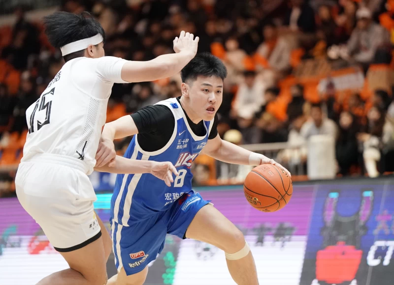 健行劉丞勳全場最高26分另抓11籃板。大專體總提供