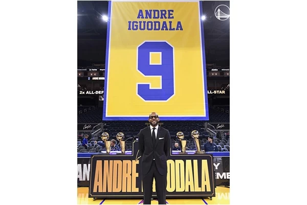 勇士舉行了4冠功臣伊古達拉（Andre Iguodala）的9號球衣退役儀式。摘自勇士推特