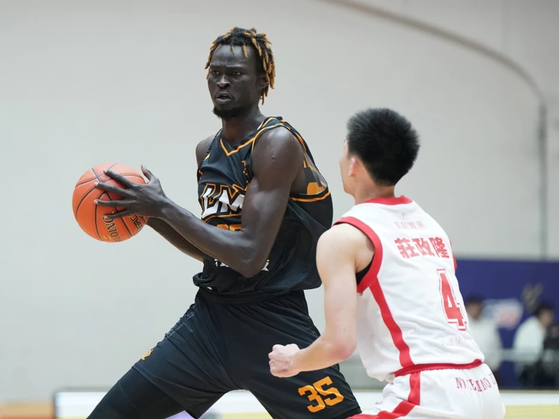 黎明學院加百力27分17籃板雙寫UBA一級生涯新高。大專體總提供