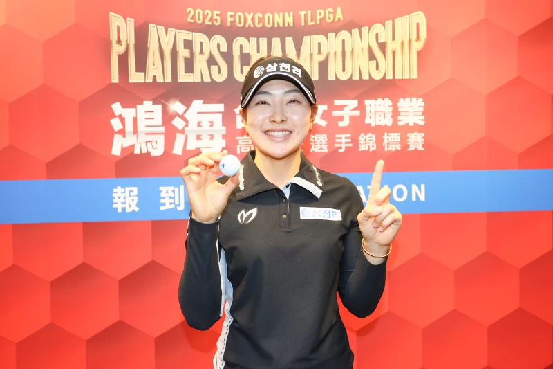 韓國選手劉顯祖第一回合於第二洞打出一桿進洞。Tlpga提供／葉勇宏攝