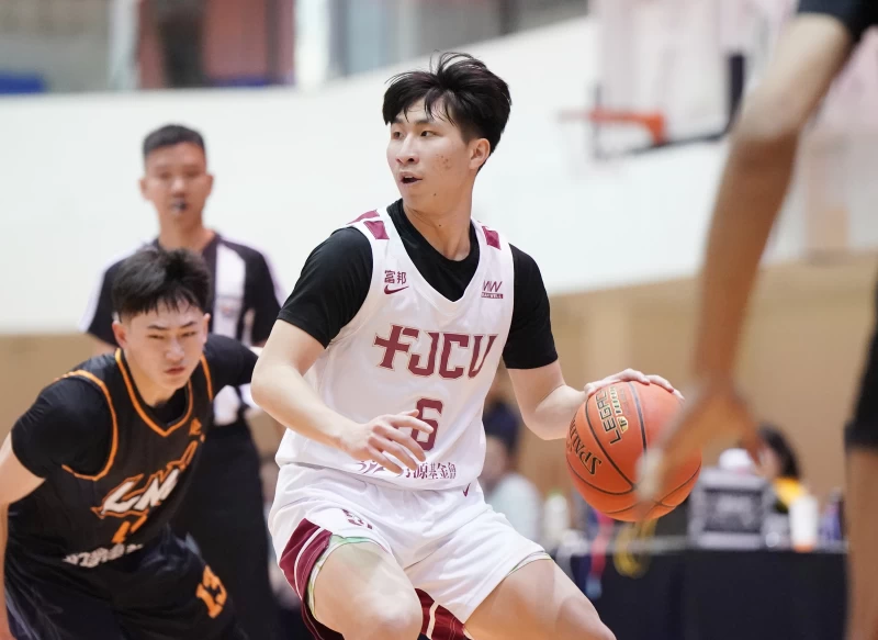 輔大王翊仲單場送出13次助攻。大專體總提供