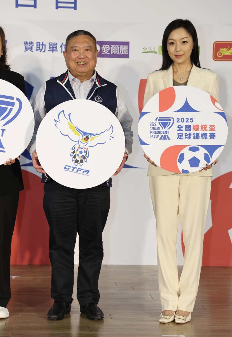 贊助商愛爾麗執行長劉怡萱(右)與中華奧會主席林鴻道。李天助攝