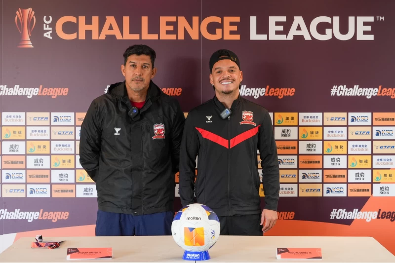馬都拉聯總教練Alfredo Vera（左）、隊長Lulinha（右）。中華足協提供