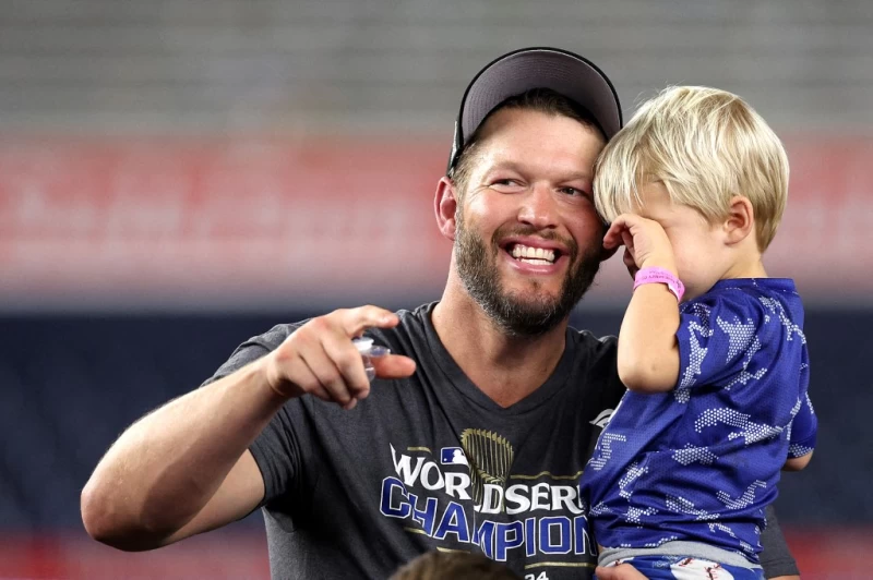 仍在復健的隊魂柯蕭(Clayton Kershaw),還是會前往日本,只是不會隨隊搭乘包機。法新社