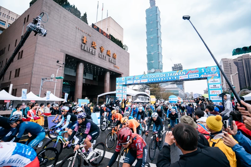 2025環台賽臺北市站自臺北市政府出發開賽。國際自由車環台賽提供