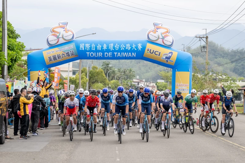 2025環台賽美麗新六堆站自美濃湖正式鳴笛。國際自由車環台賽提供