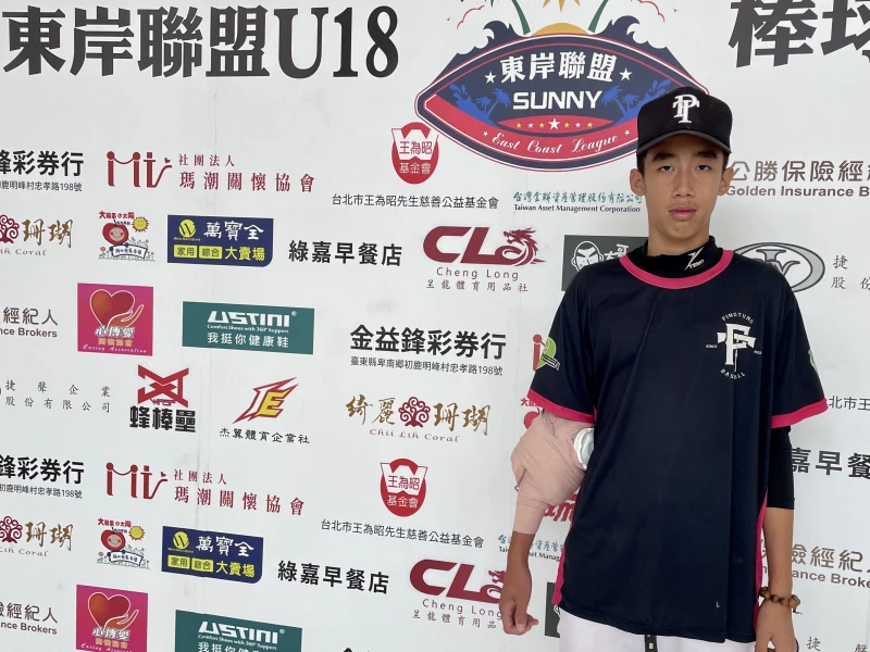 屏東高中下勾投手邱宗葆。吳敏欣攝