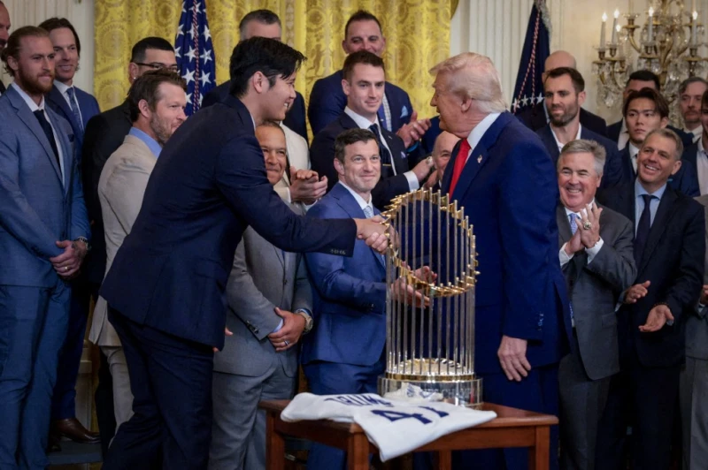 美國總統川普(右)特別讚揚大谷翔平的表現。法新社