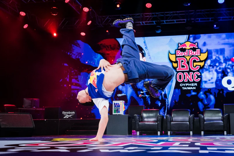 帶領台灣跳上奧運殿堂的 B-Boy Quake孫振與兩位世界級舞者一同擔任評審。Red Bull提供