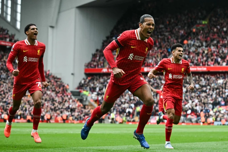 利物浦的鐵衛范迪克(Virgil van Dijk)在比賽尾聲攻入絕殺球。法新社