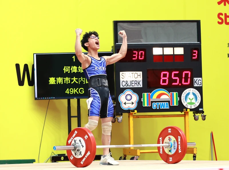 114全中運舉重大內國中何偉竣在國男49公斤級奪得金牌並且打破全國青少年紀錄。大會提供