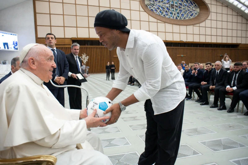 教宗方濟各(Pope Francis)也曾接見小羅納度。法新社