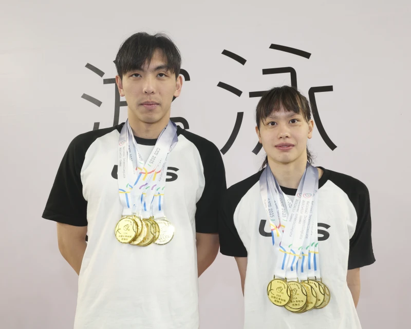 莊沐倫(左)、劉姵吟連兩年全大運開8金店。大會提供