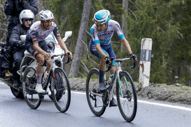 馬丁尼茲和阿爾梅達在最後的爬坡段有一場精彩對手戲。Sprint Cycling提供