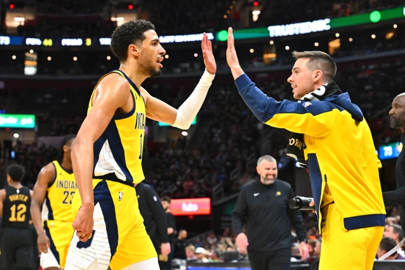 溜馬靠著當家主控哈里伯頓(Tyrese Haliburton)全場轟下31分、8助攻。法新社